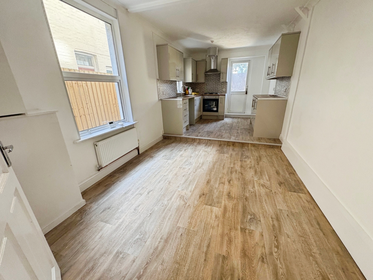 Dining room/kitchen